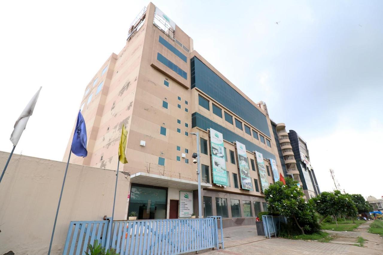 Capital O 19296 Joy Inn & Suites Bhiwadi Exterior photo